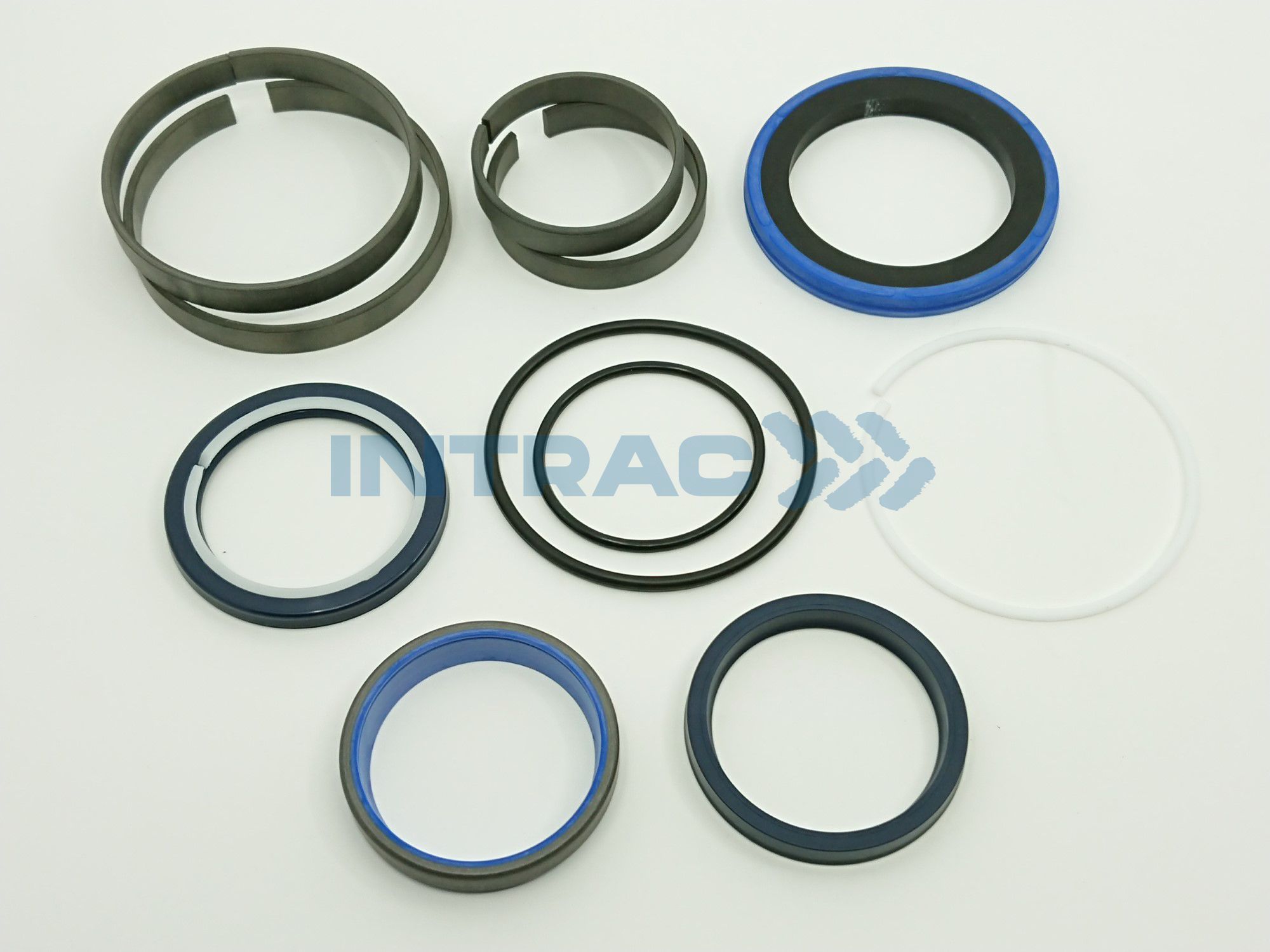 BLĪVSLĒGU KOMPLEKTS