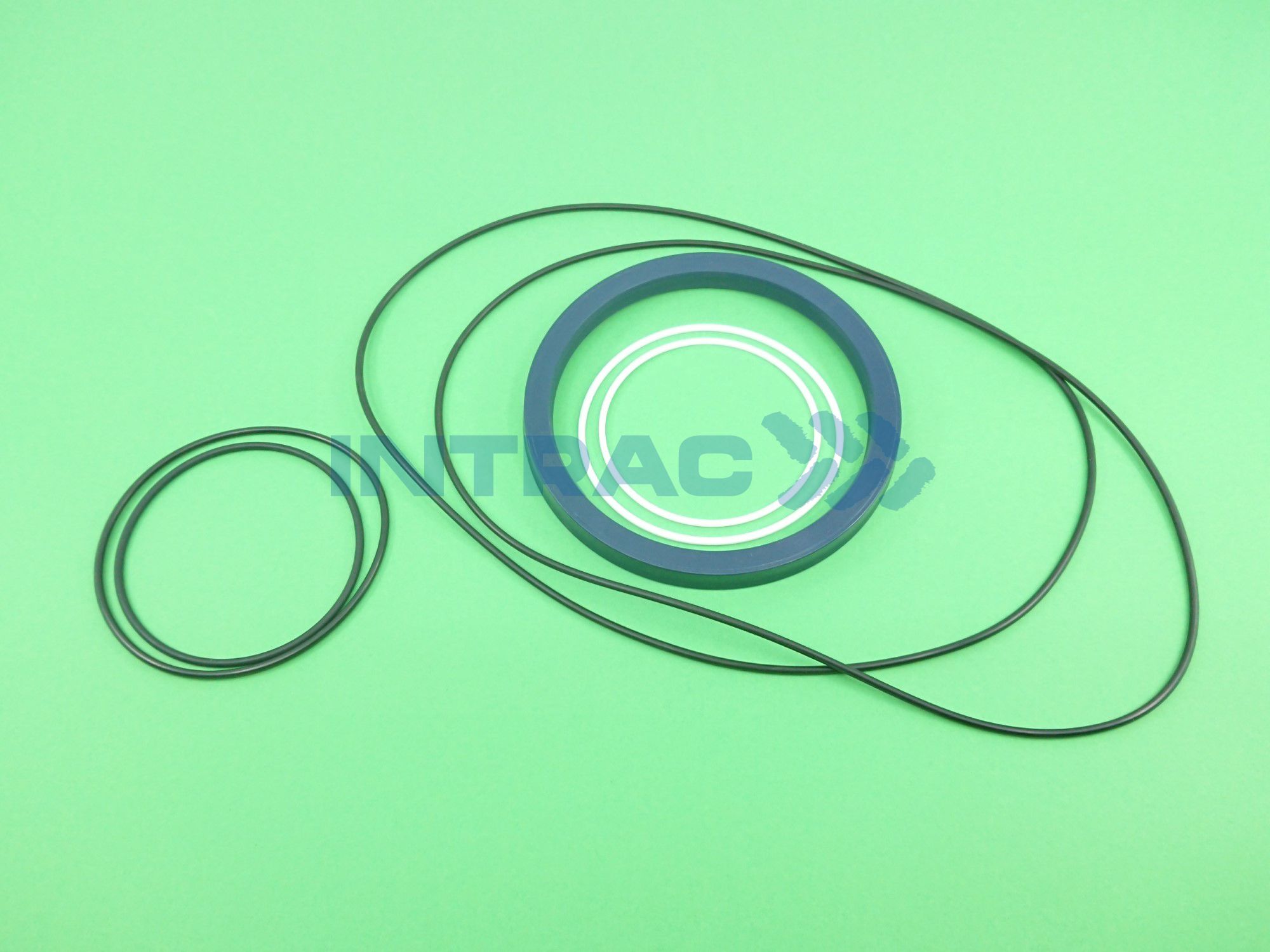 BLĪVSLĒGU KOMPLEKTS