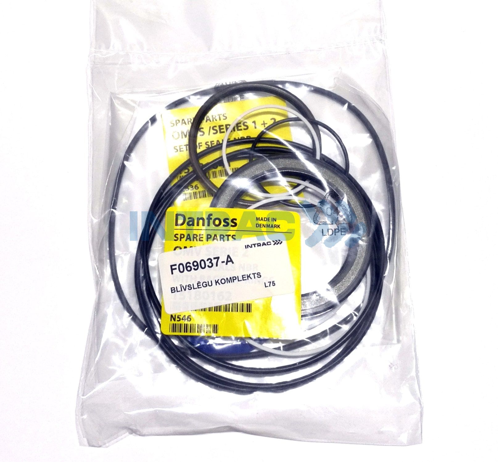 BLĪVSLĒGU KOMPLEKTS