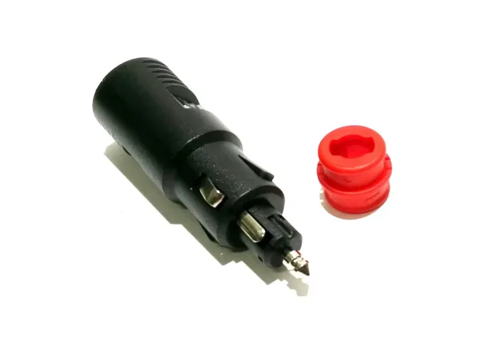 PLUG, UNIVERSAL 12/24V