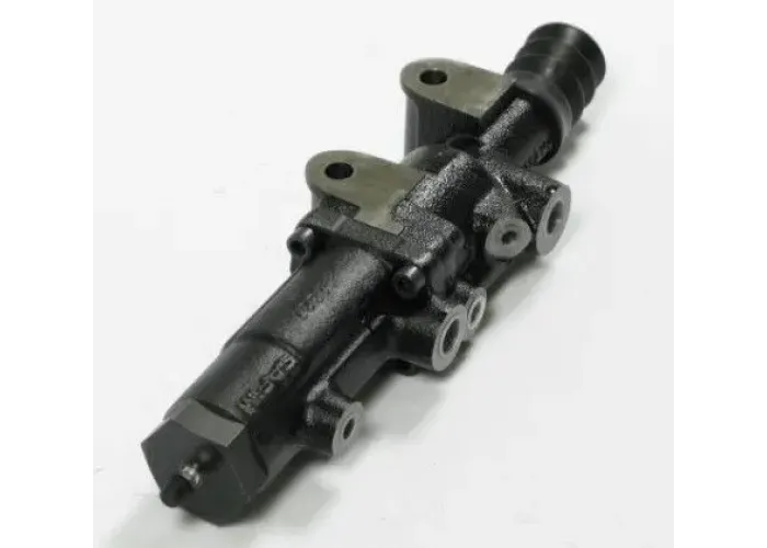 BRAKE MASTER CYLINDER 228686